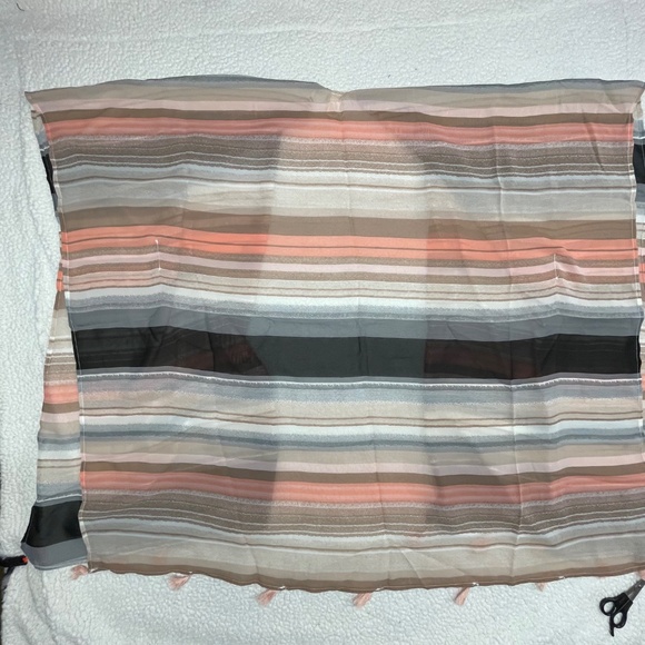 Women’s Cato - EST 1946 One Size multi-color Shawl Cape - Picture 4 of 13